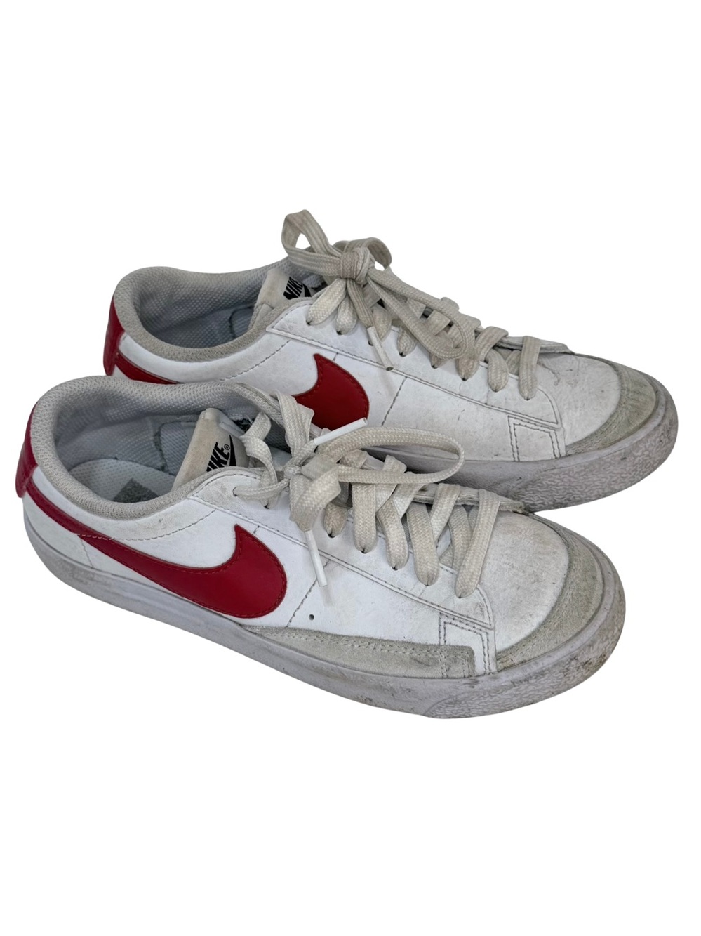 Nike White & Red Low-Top Sneakers - Retro Swoosh